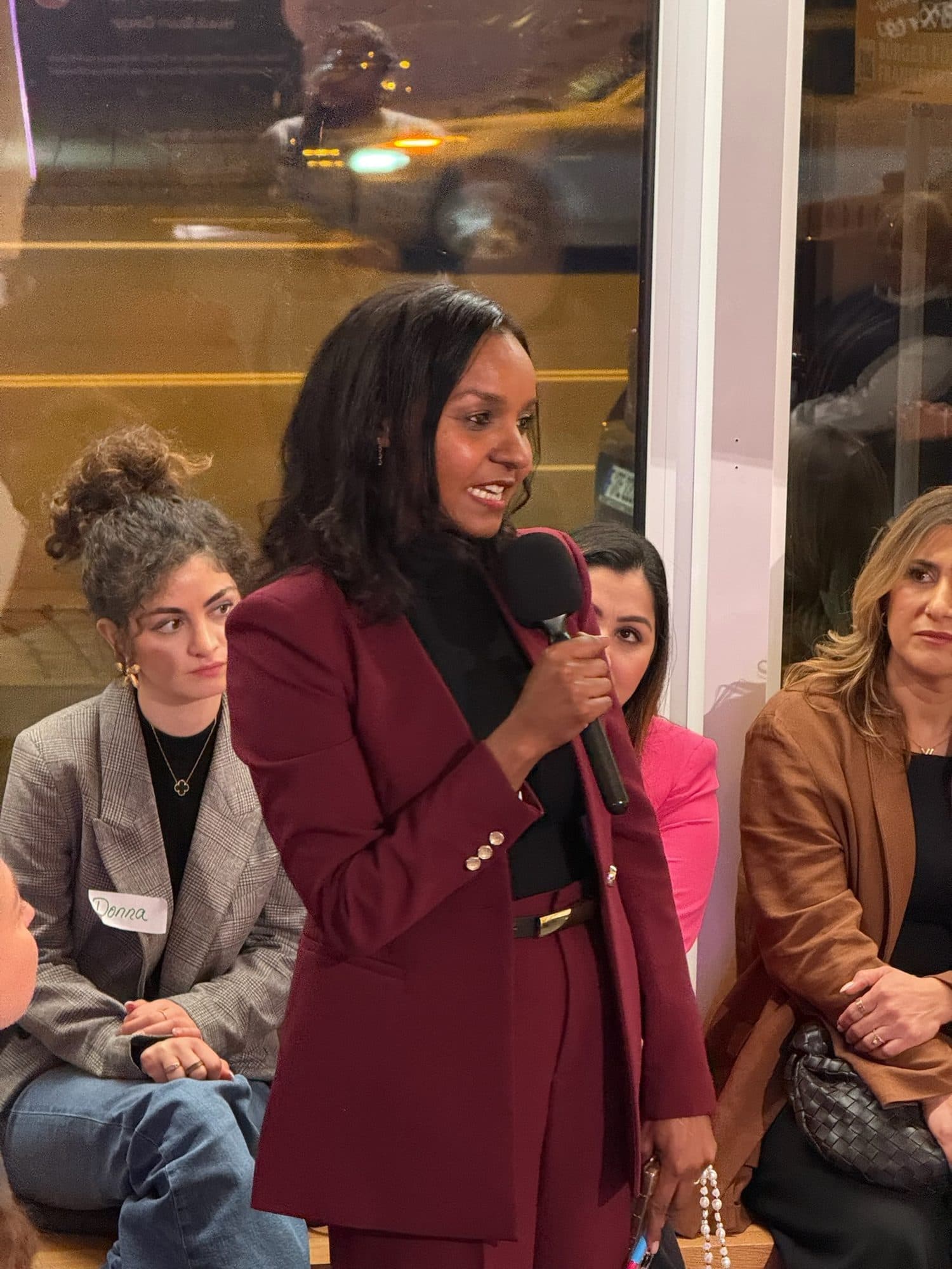 A founder asking a question during a FIALI-style community session